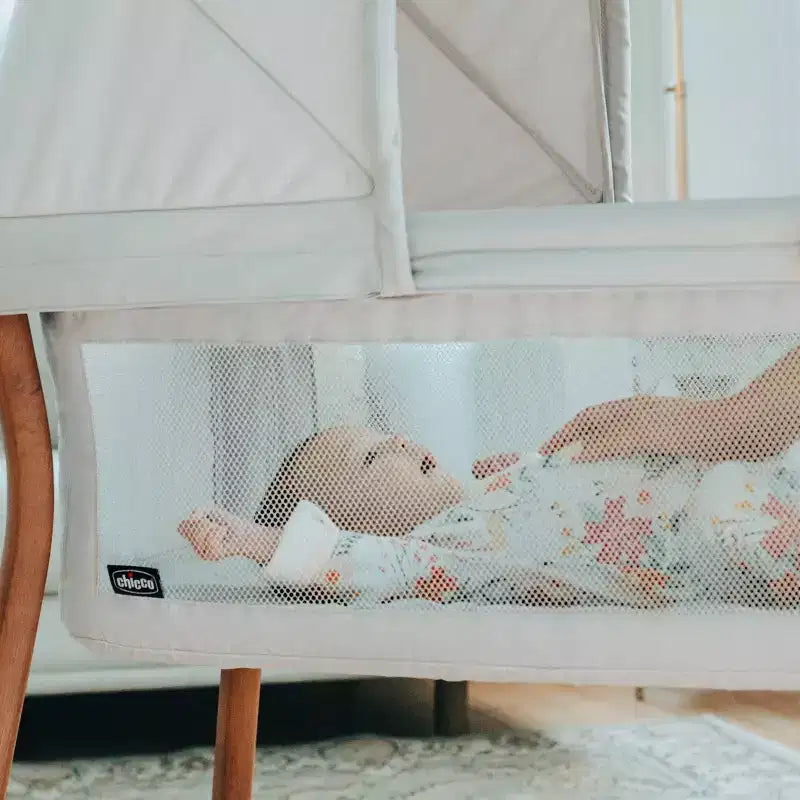 Metal and Plastic Portable Bassinet with Canopy for Newborns 18''x30''x42''
