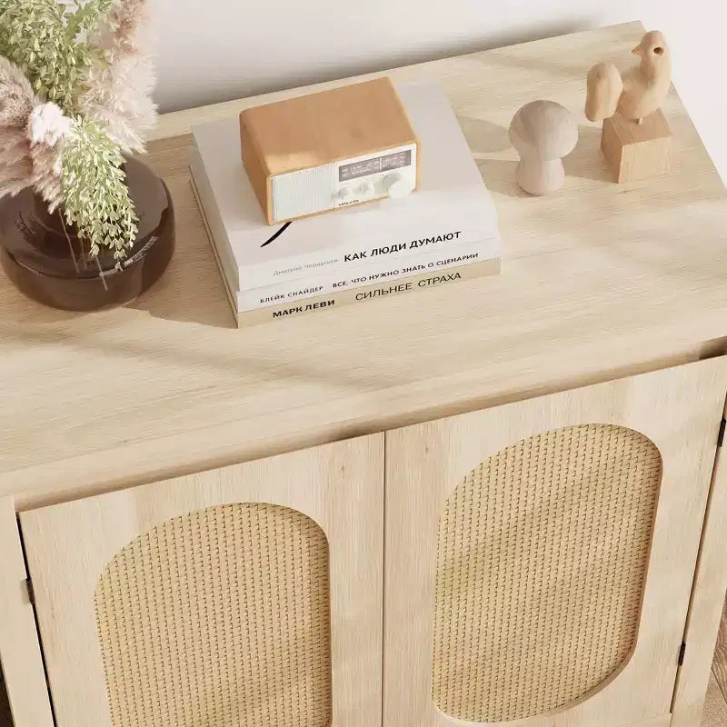 Madia/credenza di metà secolo con ante in rattan e ripiano regolabile