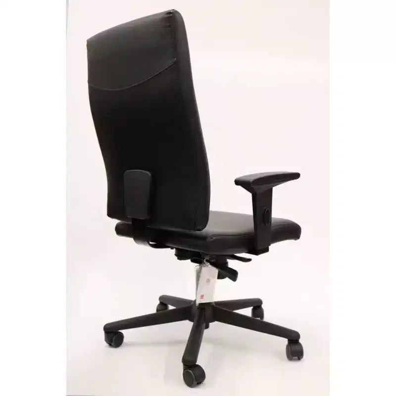 Sedia da ufficio ergonomica girevole, regolabile in altezza, 118,36 cm H, in similpelle nera