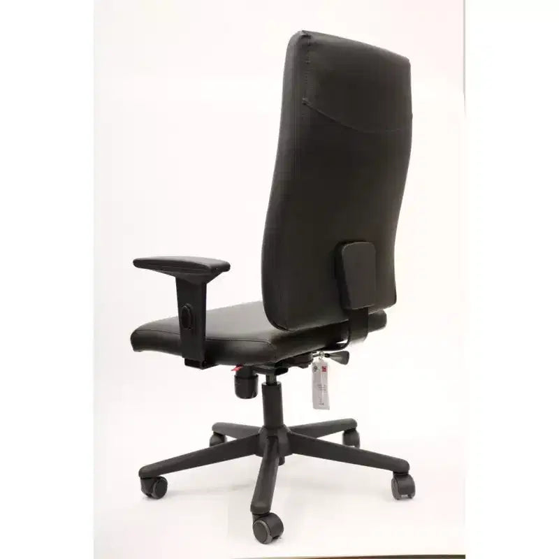 Sedia da ufficio ergonomica girevole, regolabile in altezza, 118,36 cm H, in similpelle nera