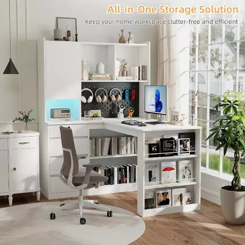 Scrivania angolare a L in MDF con stazione di ricarica, luce LED e libreria 142 x 117 x 159,5 cm