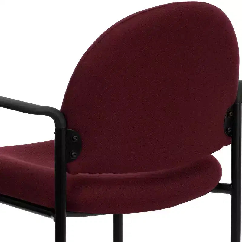 Sedia da ricevimento laterale impilabile in acciaio Comfort con braccioli