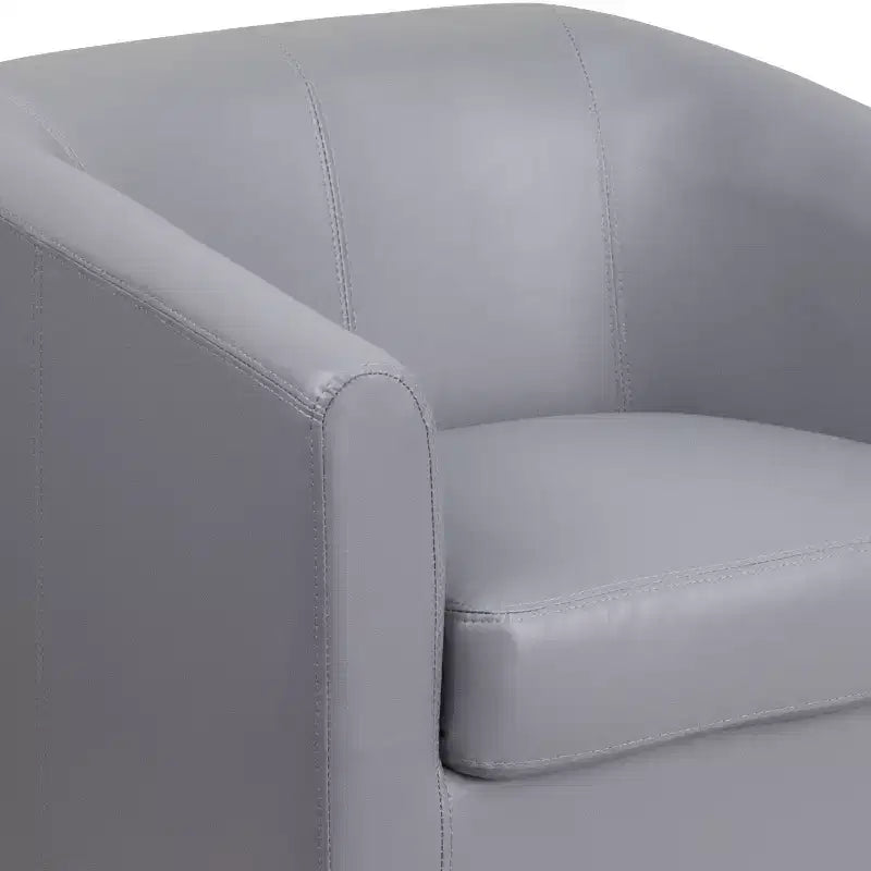 Poltrona lounge in pelle con braccioli inclinati – Seduta moderna per soggiorno
