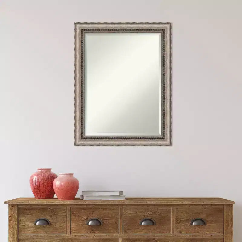 Specchio da parete per bagno con cornice in argento decorata